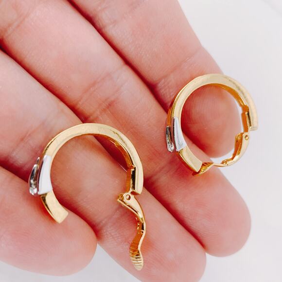 VTG Signed Trifari Gold Tone Hoop Earrings Clip On Mid Century 1960s Jewelry - Picture 2 of 11